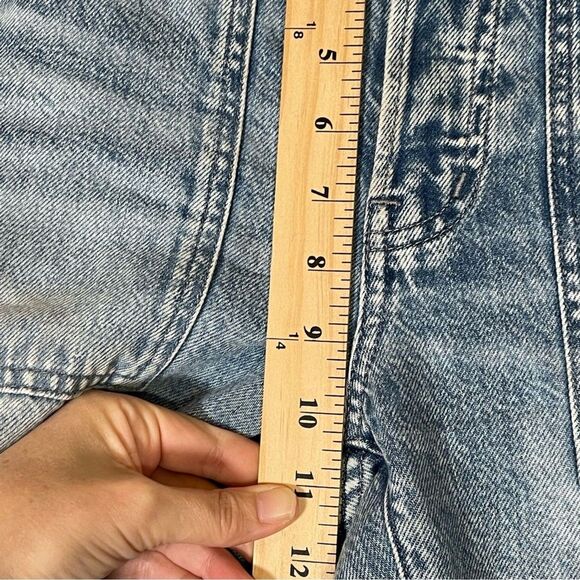 Madewell NWT Darted Barrel Leg Jeans Size 25 in Riverbend Wash, Rigid, Raw Hems - Picture 14 of 16